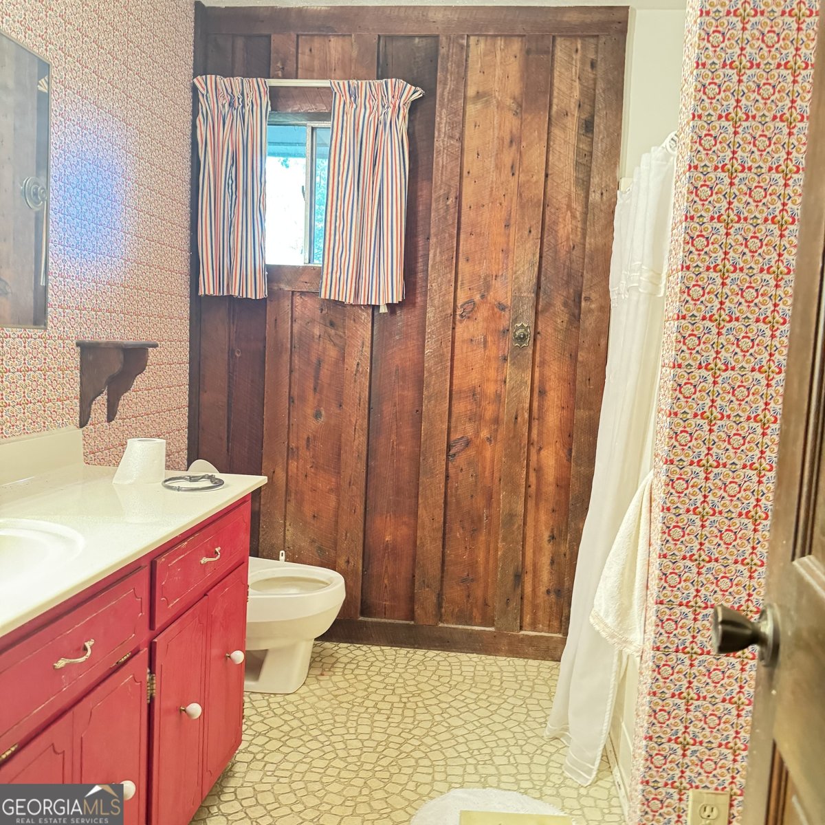207 Iris Drive Centre - Photo 32