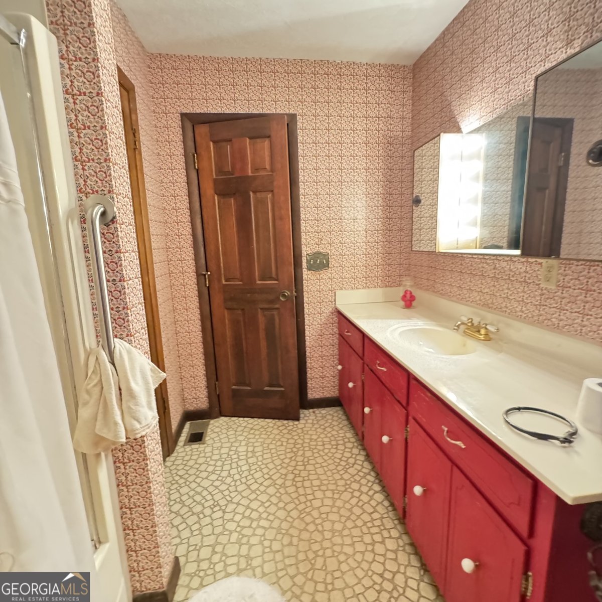 207 Iris Drive Centre - Photo 34