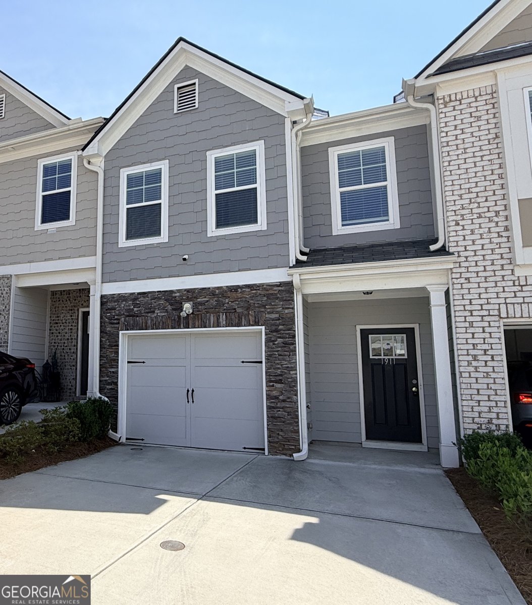 1911 Plainsboro Drive Stonecrest - main photo