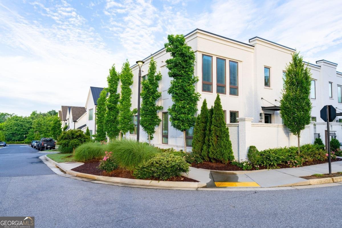 6405 Halcyon Way Alpharetta - main photo