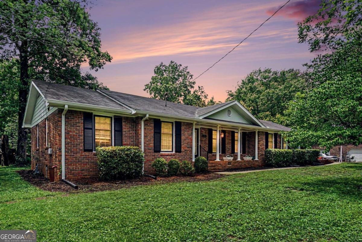 2925 Bob Bettis Road Marietta - main photo