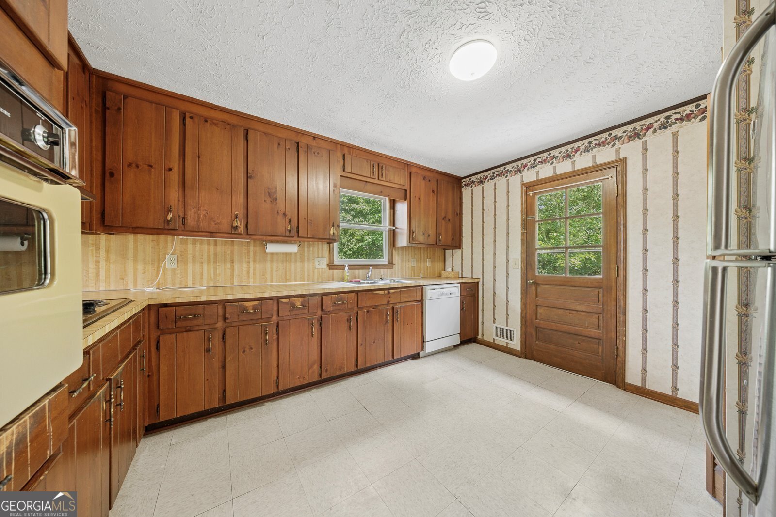 549 Rivercrest Drive Woodstock - Photo 10