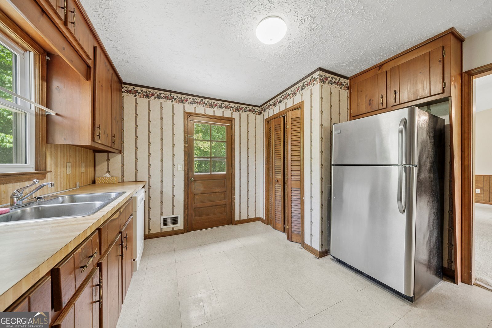 549 Rivercrest Drive Woodstock - Photo 12