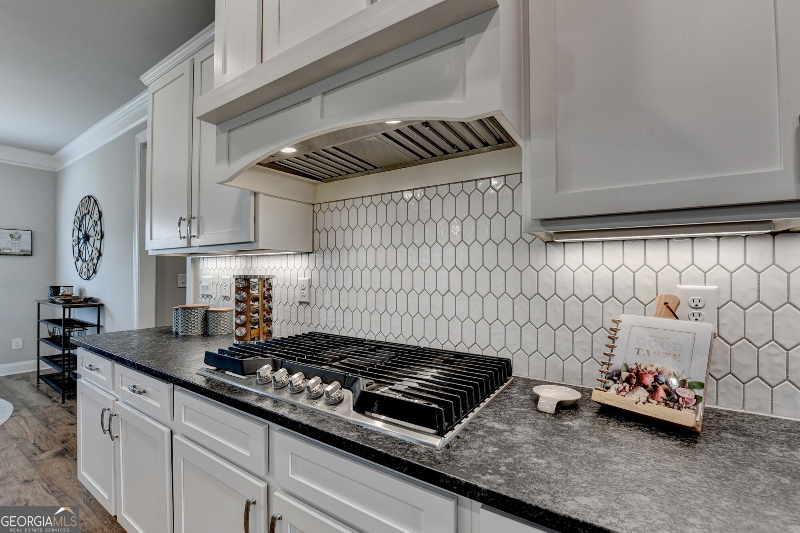 903 Calgary Court Winder - Photo 15
