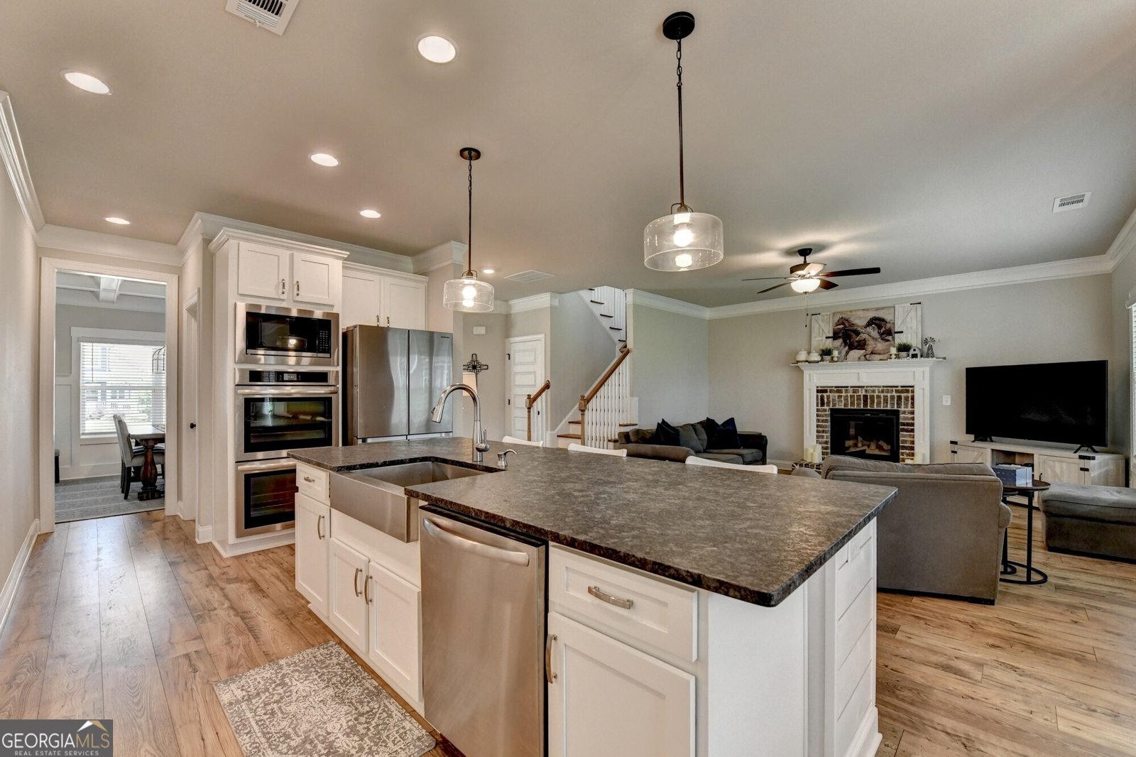 903 Calgary Court Winder - Photo 16
