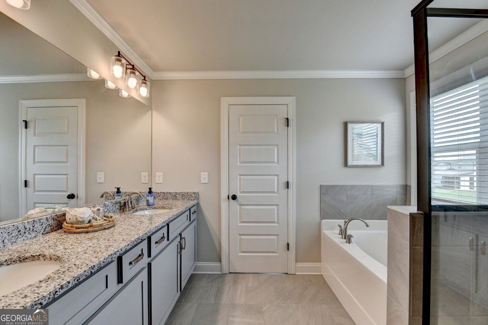 903 Calgary Court Winder - Photo 40