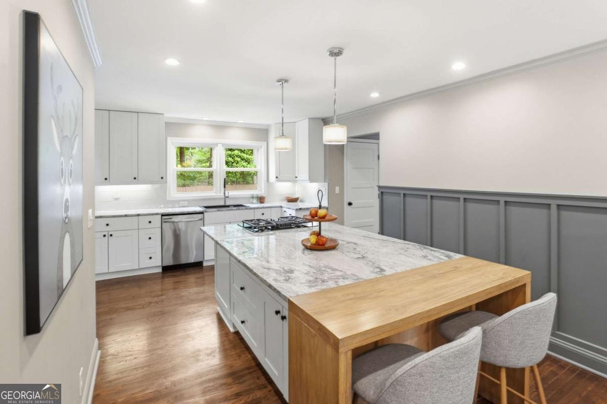 2933 Danbyshire Court Atlanta - Photo 9