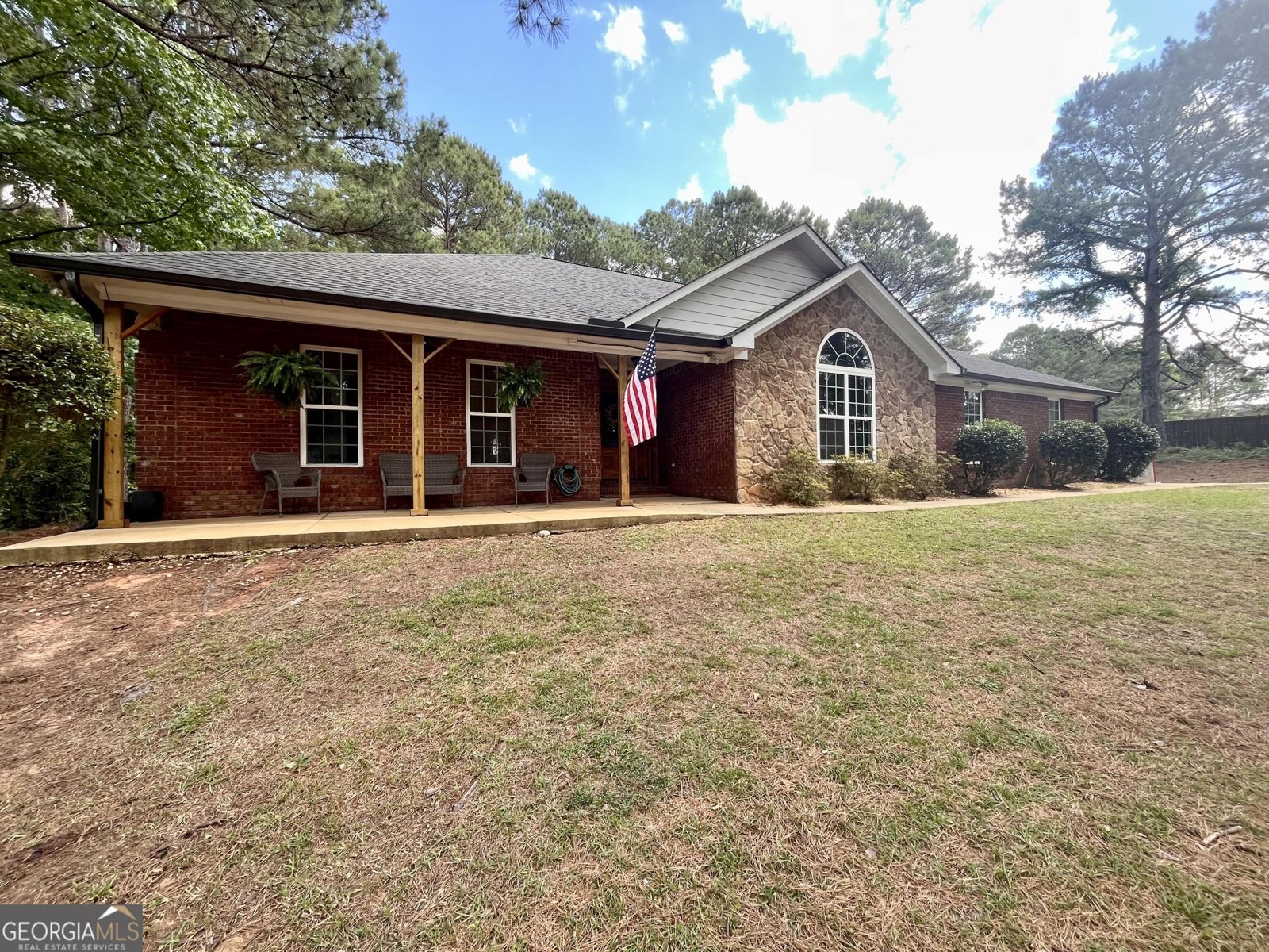 314 Mountain Creek Drive Hamilton - main photo