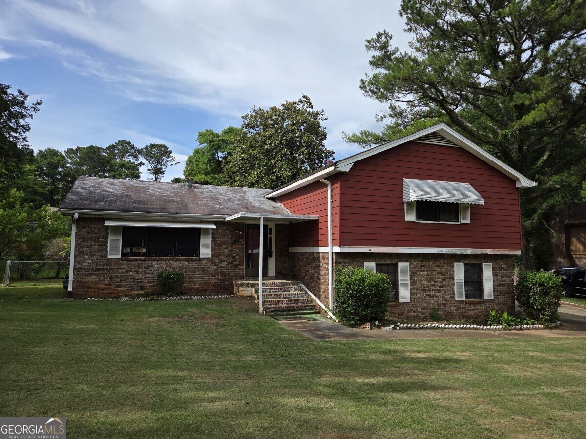 556 Greenview Avenue Conyers - main photo
