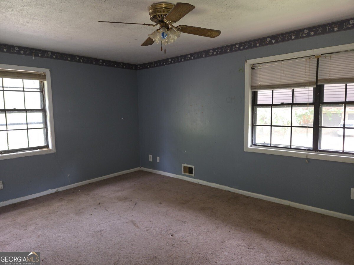 556 Greenview Avenue Conyers - Photo 6