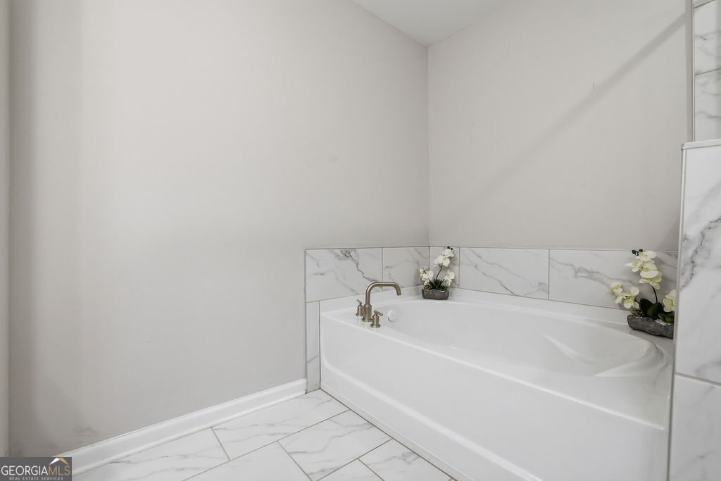 1162 Lanier Willow Path Buford - Photo 32