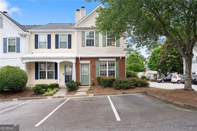 318 Devonshire Drive Alpharetta - main photo