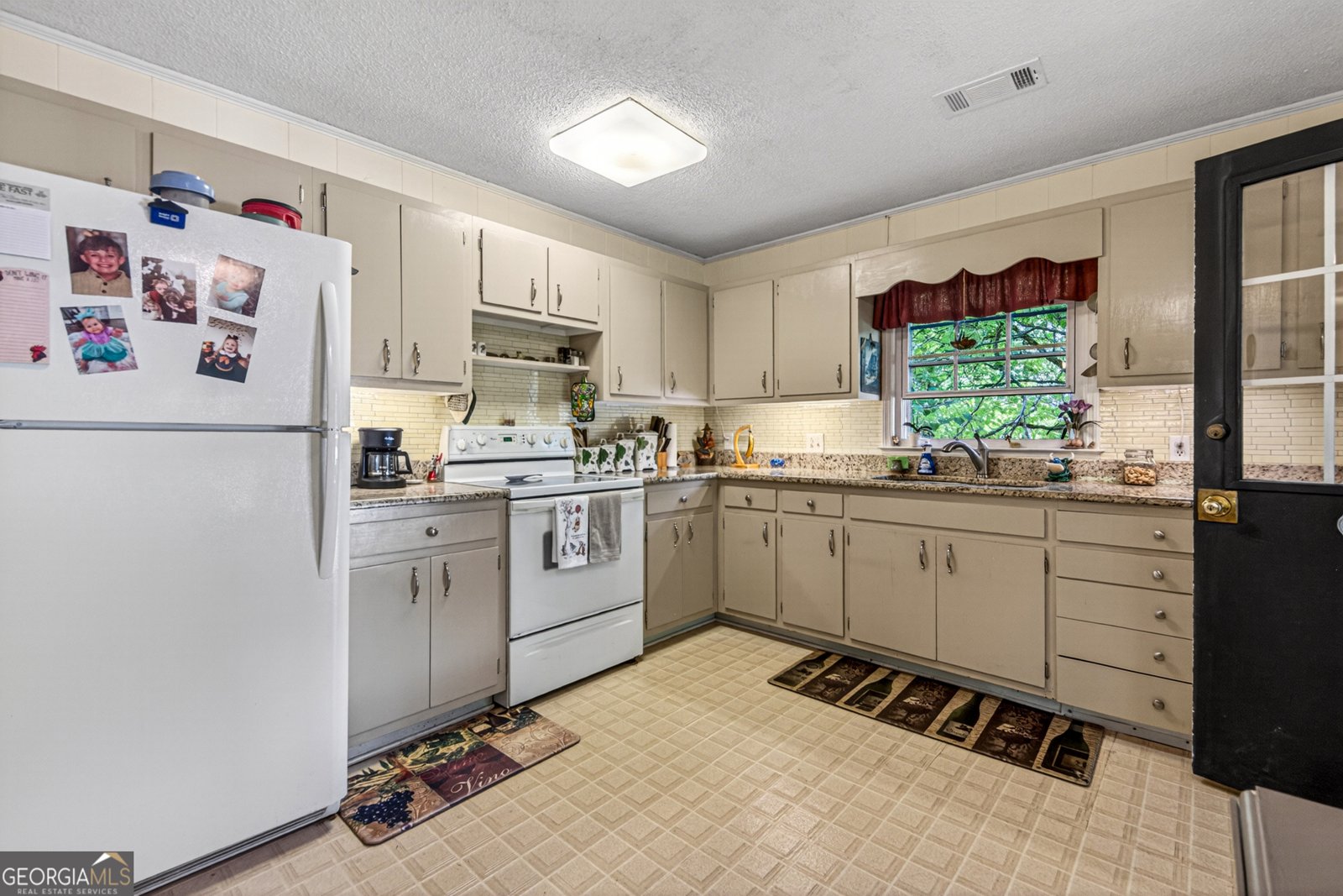 668 Cross Street Clayton - Photo 22