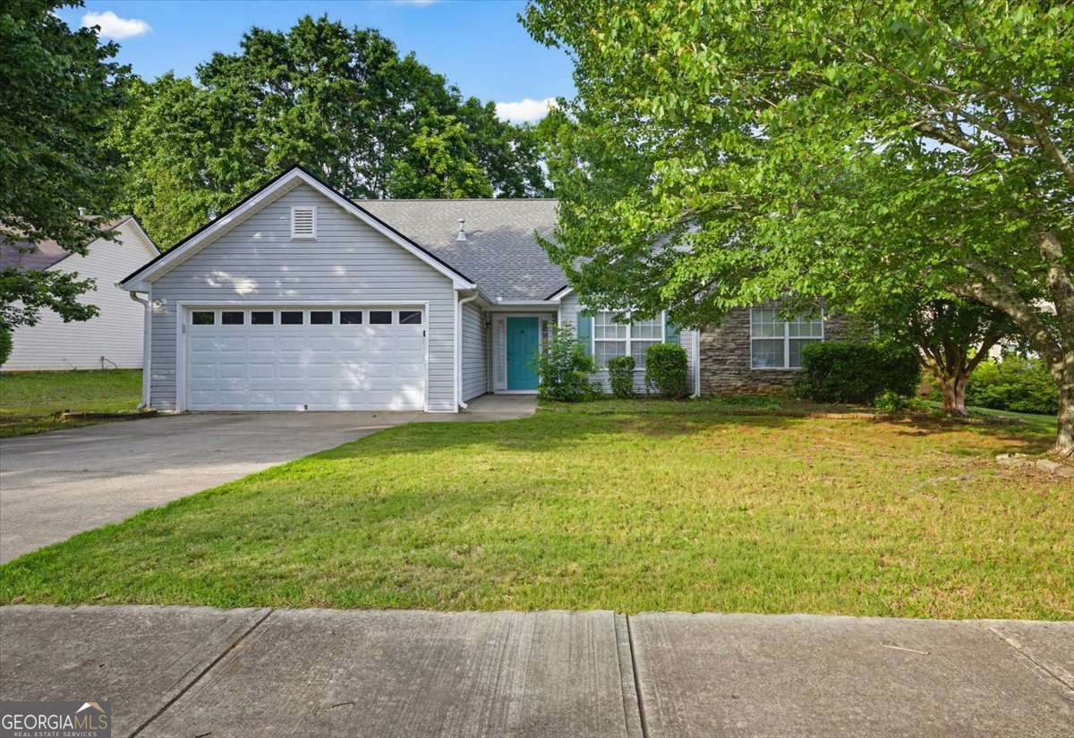 1029 Harbins Pass Drive Dacula - main photo