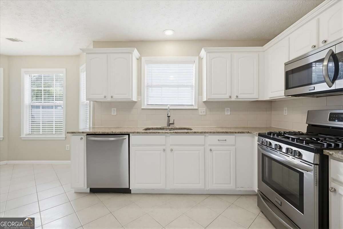 1029 Harbins Pass Drive Dacula - Photo 11