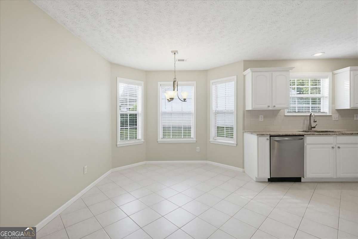 1029 Harbins Pass Drive Dacula - Photo 8