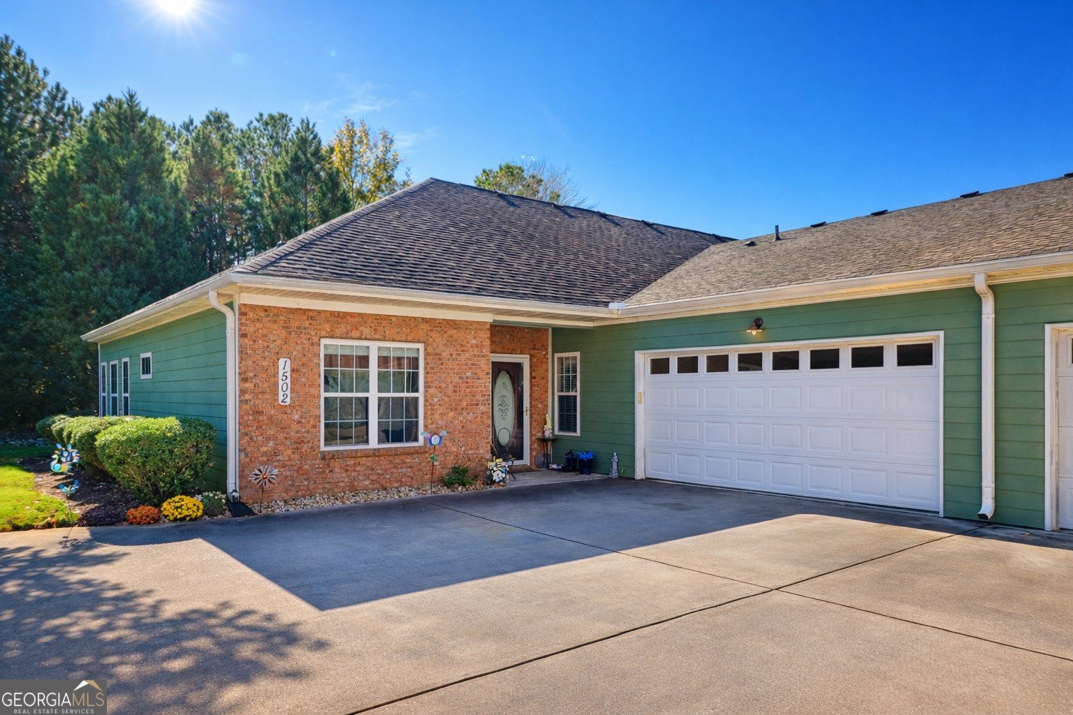 1502 Commonwealth Circle Newnan - main photo