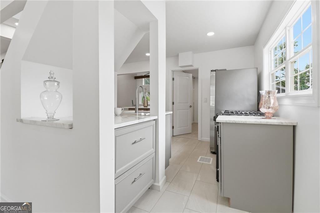 1466 Hardin Avenue College Park - Photo 12