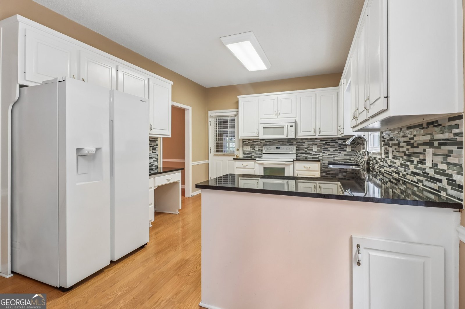 8215 Stonebrook Court Cumming - Photo 11