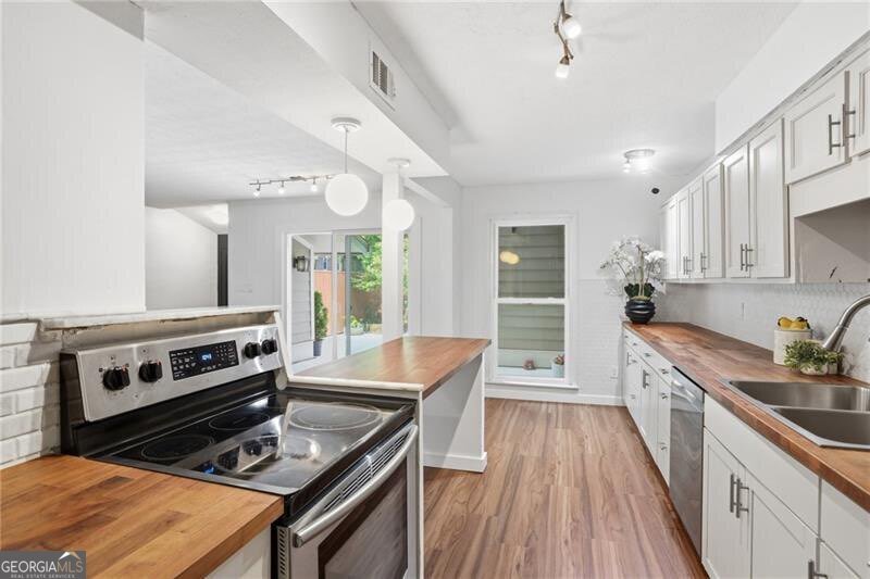 5056 Meadow Lane Marietta - Photo 12