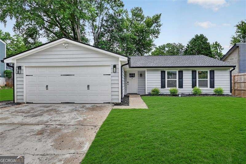 10375 Worthington Hills Manor Roswell - main photo