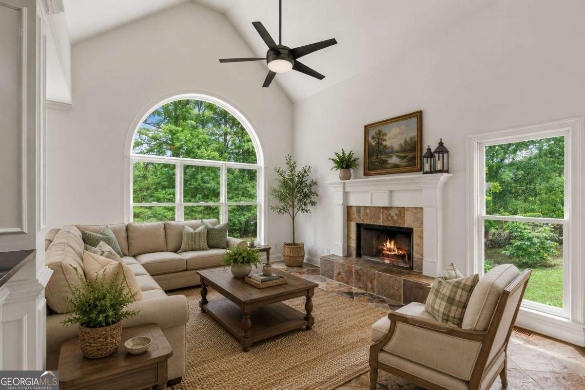 388 Della Walk Court Lilburn - Photo 10