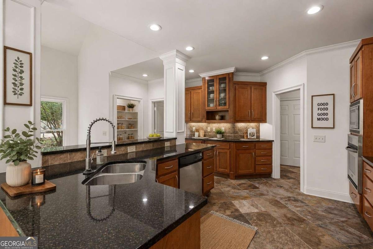 388 Della Walk Court Lilburn - Photo 6