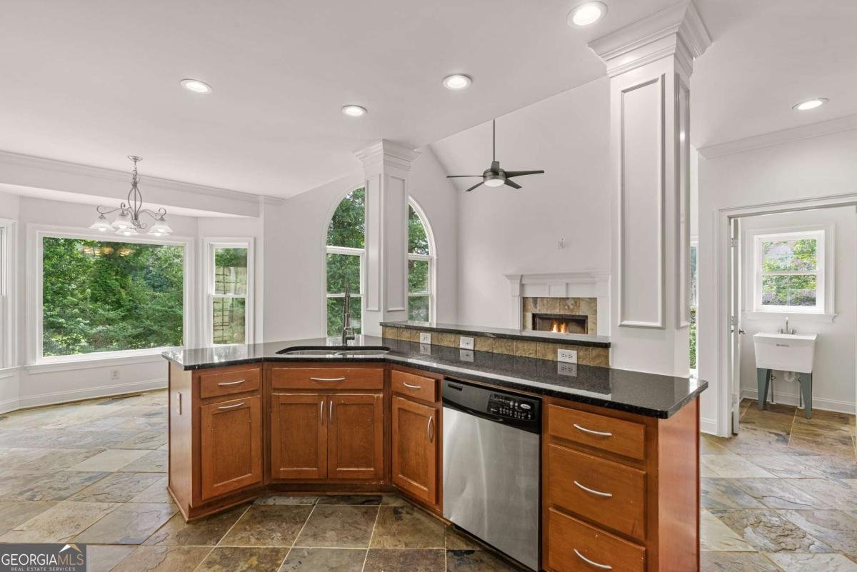 388 Della Walk Court Lilburn - Photo 8