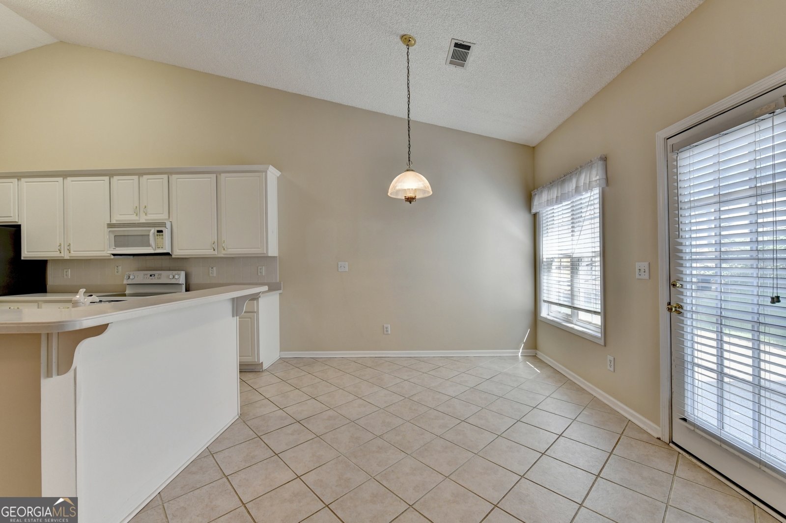1406 Mandalay Court Lilburn - Photo 19