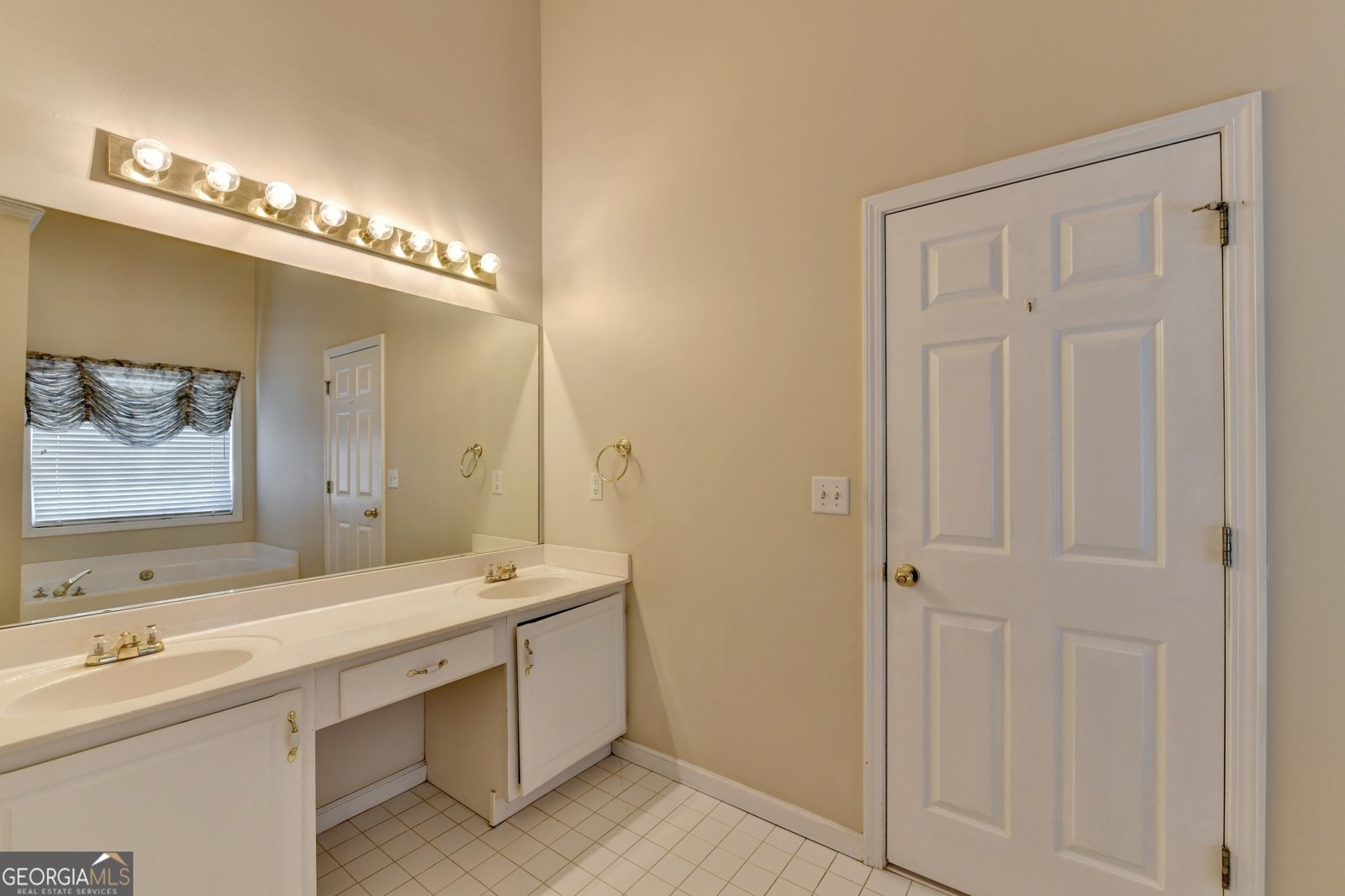 1406 Mandalay Court Lilburn - Photo 33