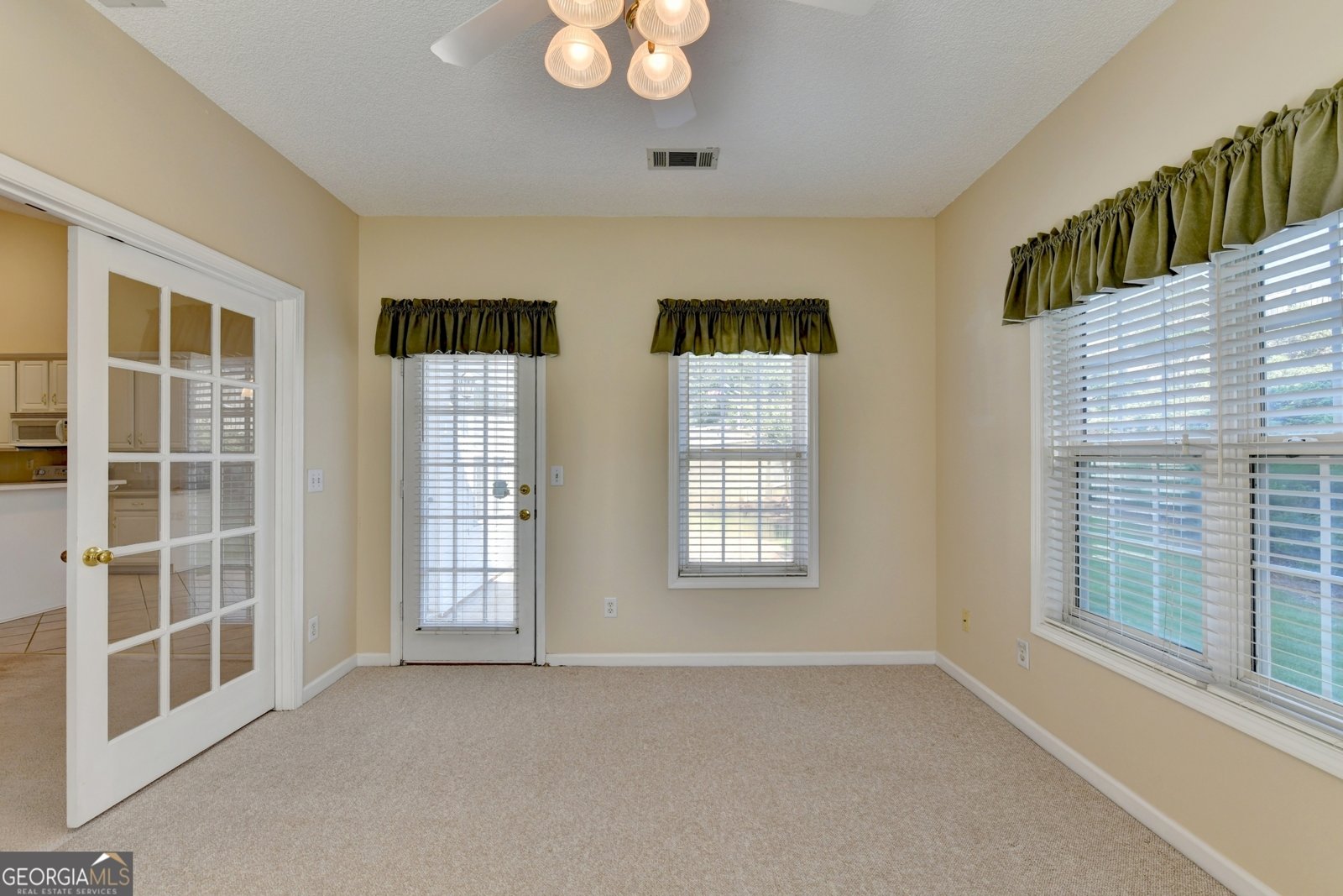 1406 Mandalay Court Lilburn - Photo 41