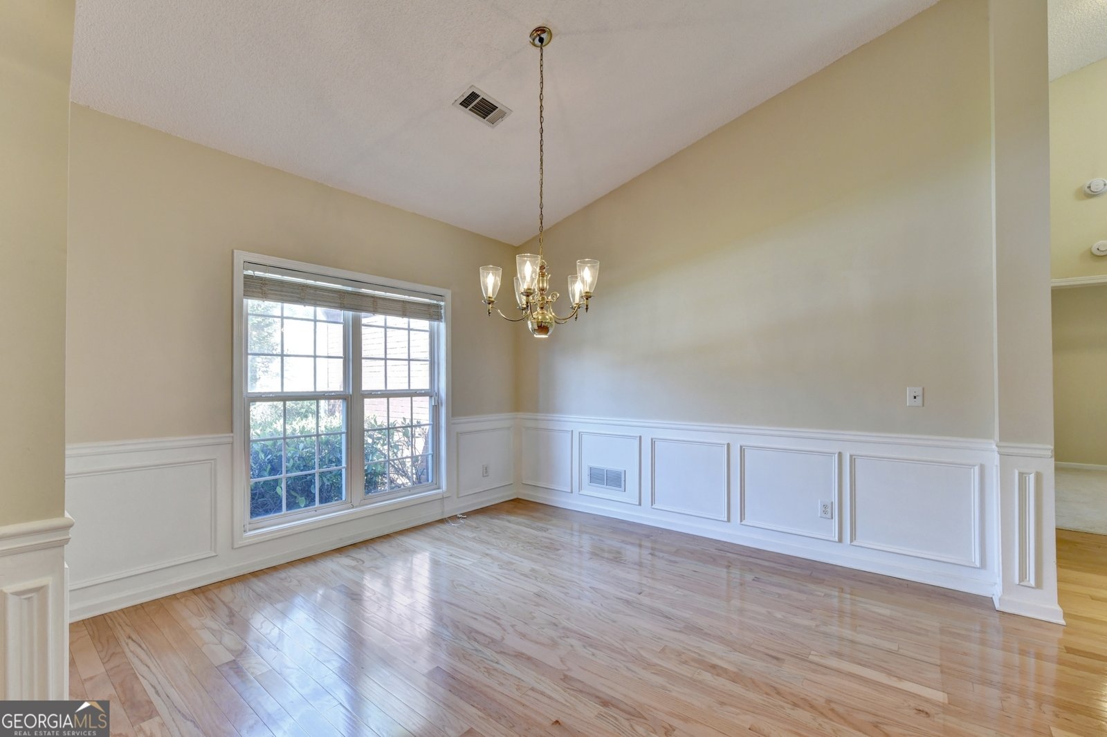 1406 Mandalay Court Lilburn - Photo 7
