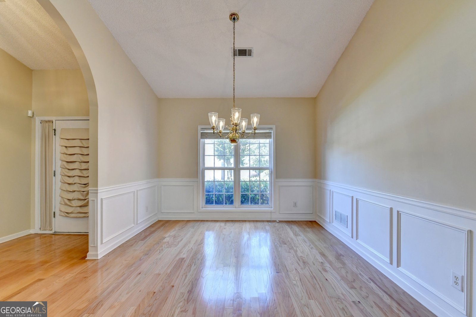 1406 Mandalay Court Lilburn - Photo 9