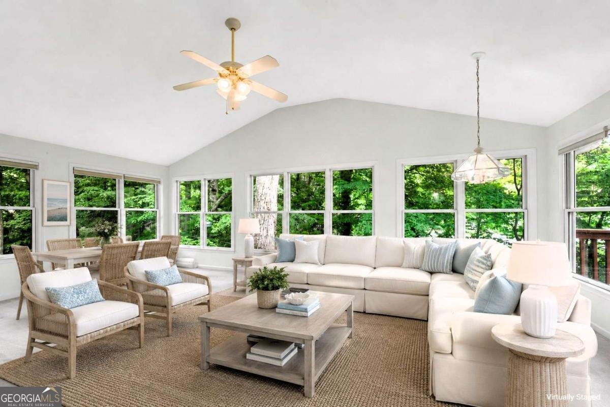 4589 Holliston Road Dunwoody - Photo 12
