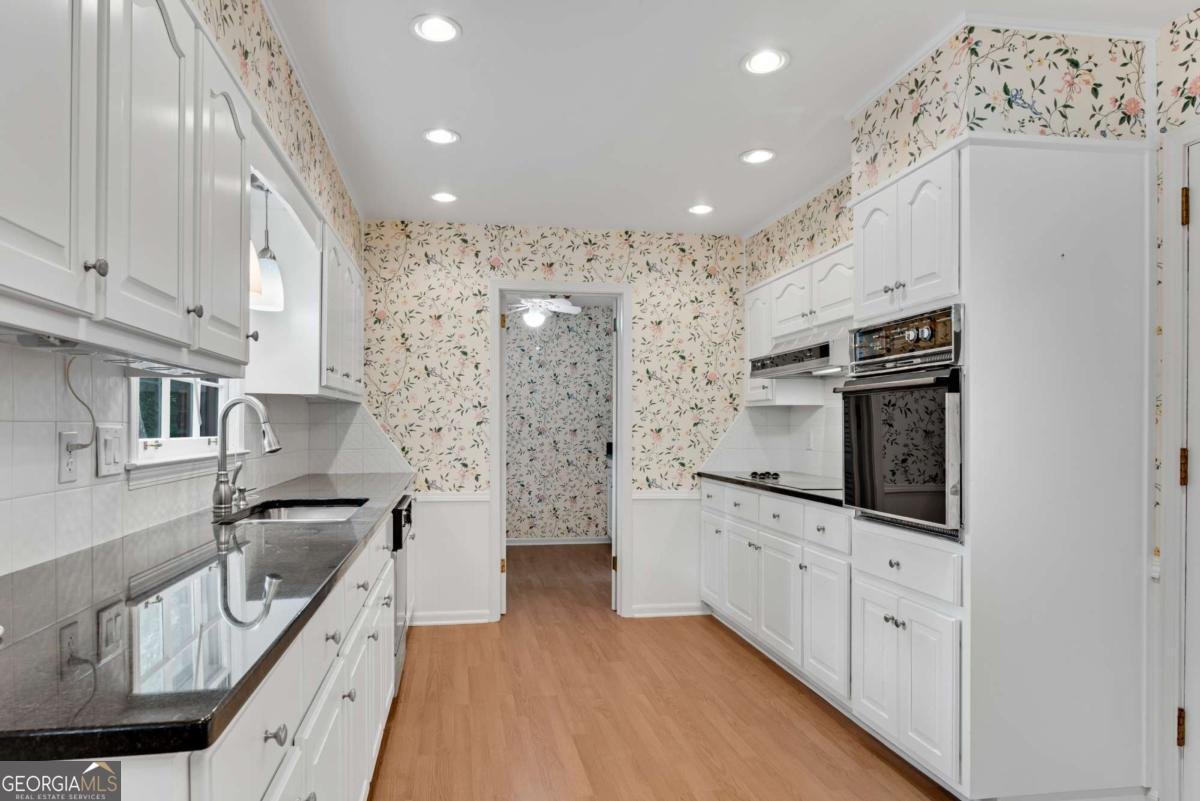 4589 Holliston Road Dunwoody - Photo 17