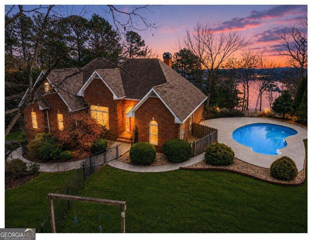 4605 Lakeview Lane Gainesville - main photo