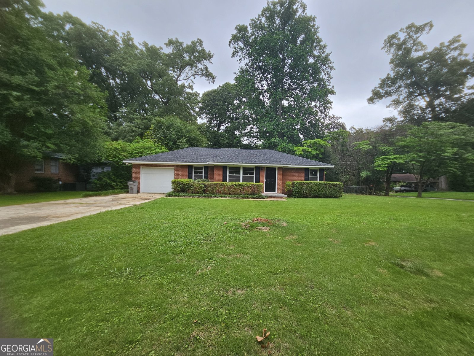 102 Dogwood Drive Lagrange - main photo