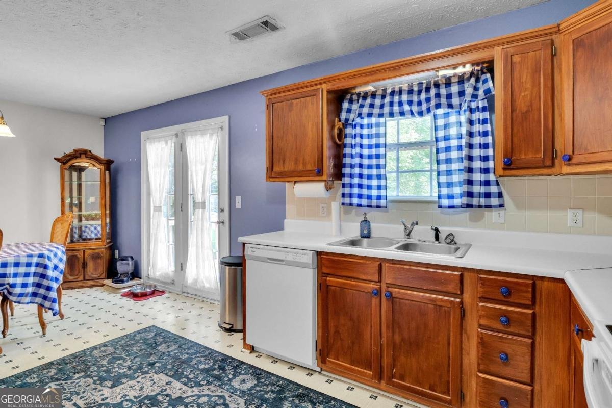 7281 Plum Creek Drive Gainesville - Photo 6
