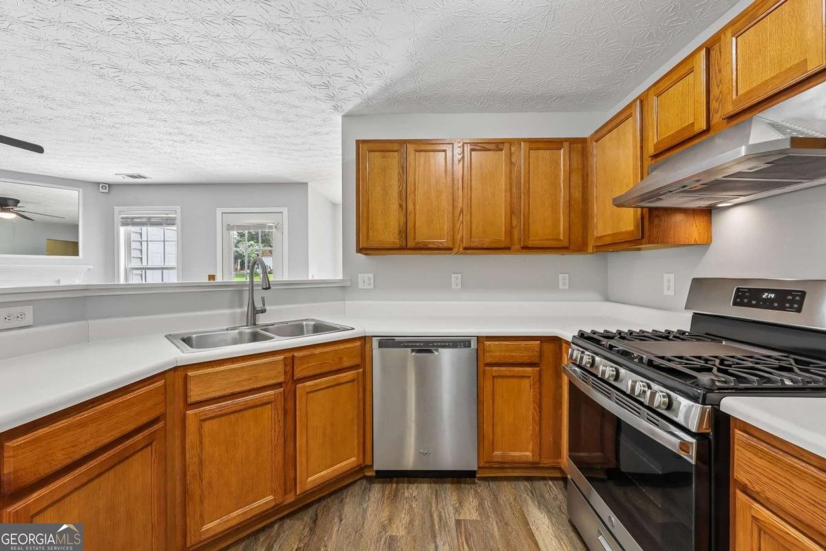 4653 Grand Central Parkway Decatur - Photo 8