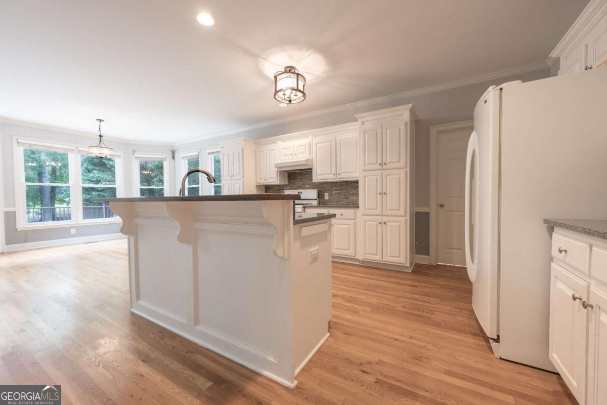 1073 Towne Lake Hills Woodstock - Photo 11