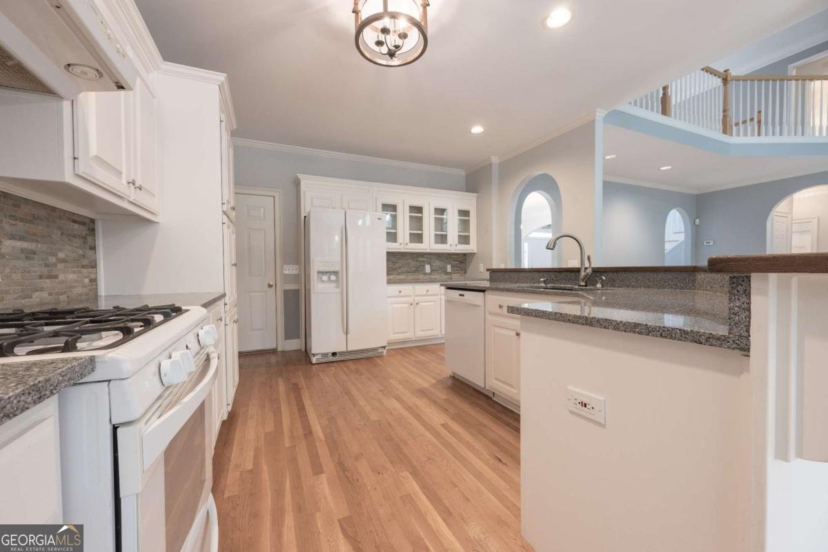 1073 Towne Lake Hills Woodstock - Photo 12