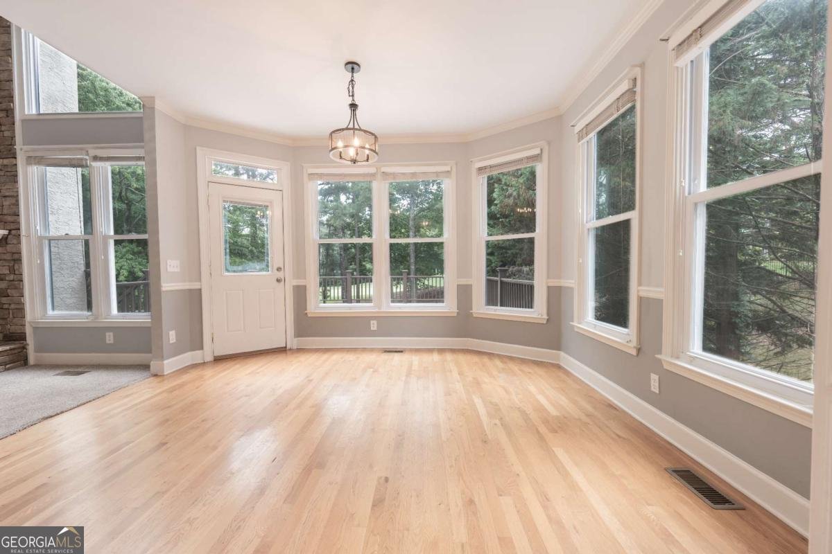 1073 Towne Lake Hills Woodstock - Photo 14