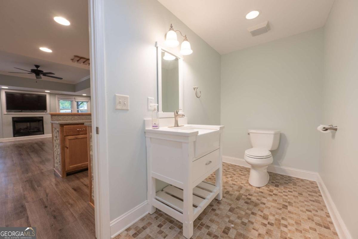 1073 Towne Lake Hills Woodstock - Photo 38