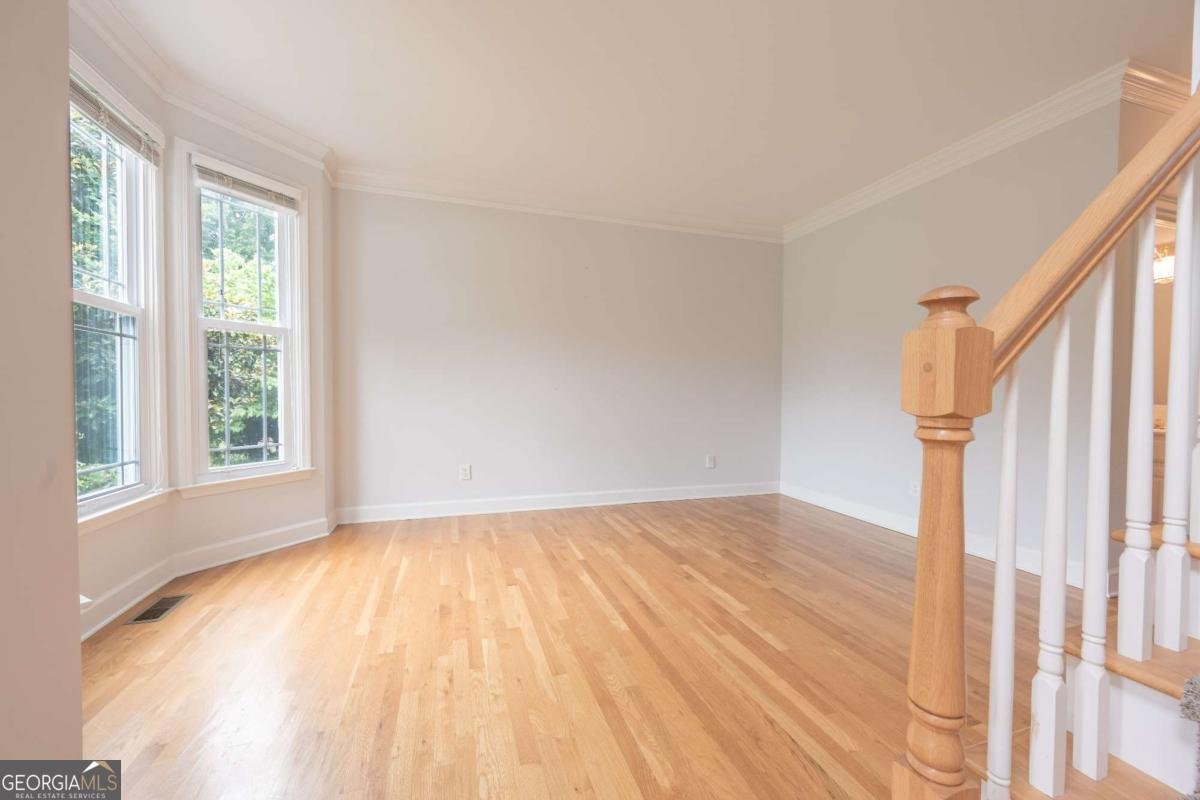 1073 Towne Lake Hills Woodstock - Photo 6