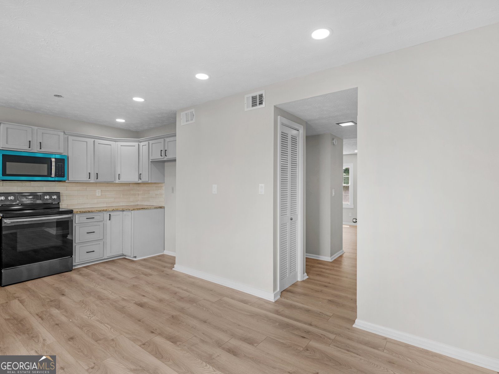 138 Hudson Bridge Court Stockbridge - Photo 12