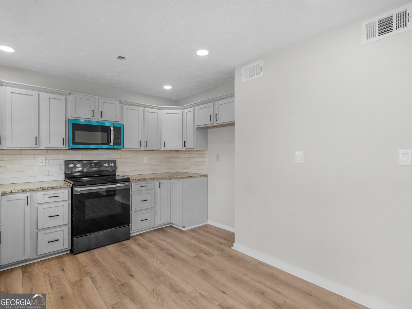 138 Hudson Bridge Court Stockbridge - Photo 13