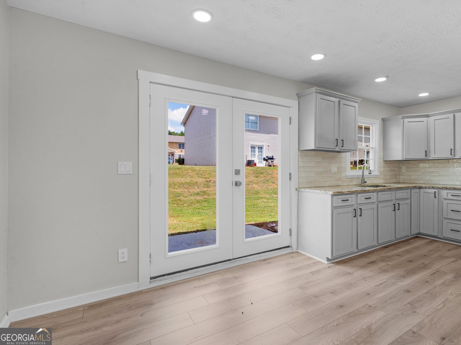 138 Hudson Bridge Court Stockbridge - Photo 9