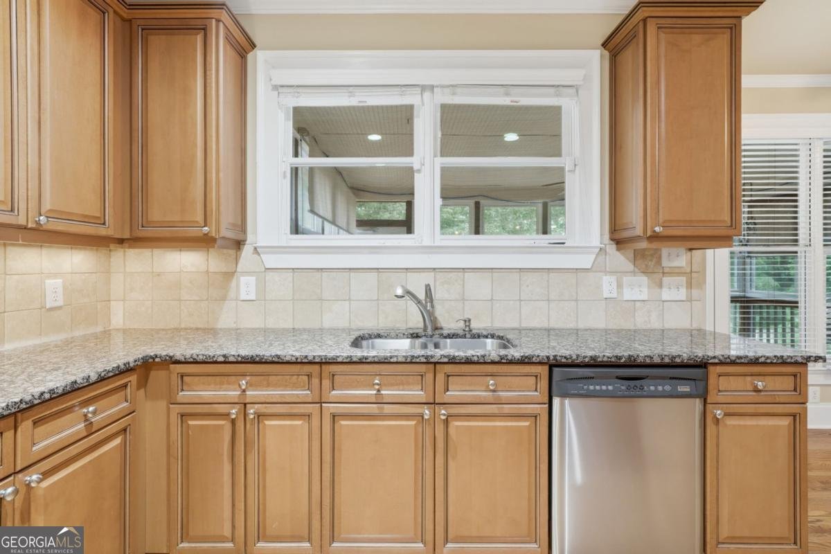 715 Crescent Circle Canton - Photo 19