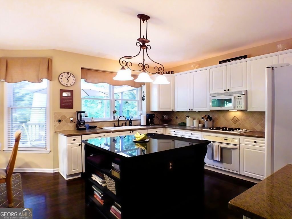 540 Sheringham Lane Johns Creek - Photo 11
