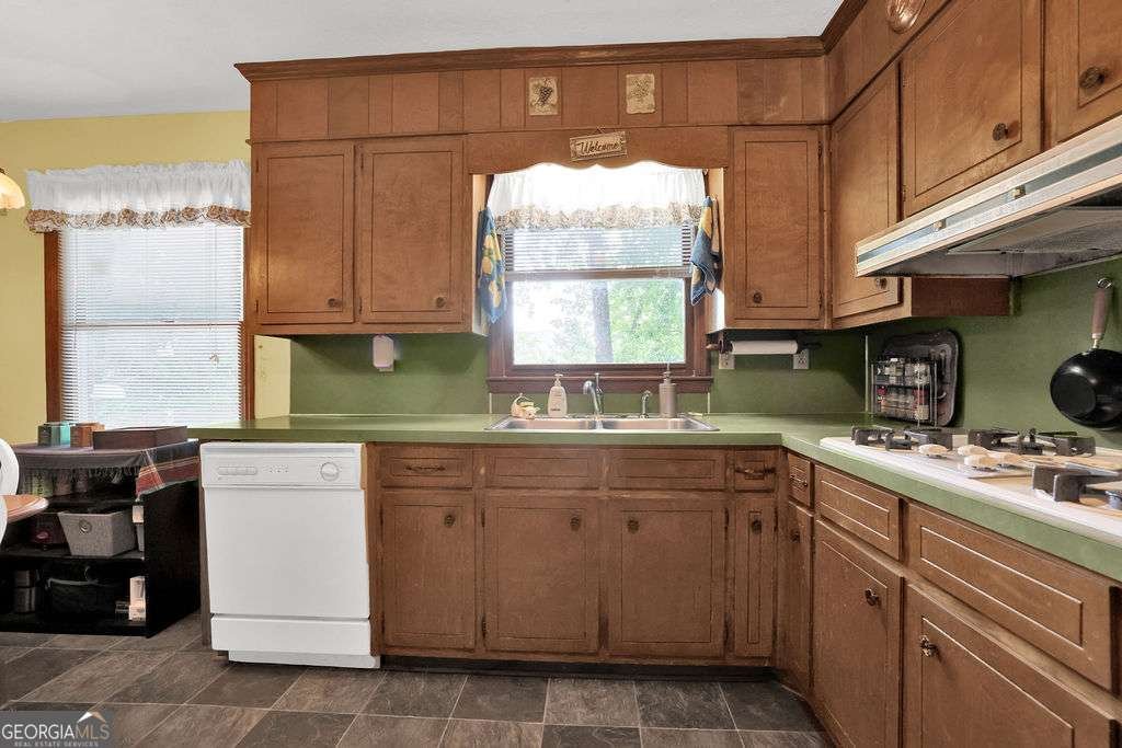 4916 Oak Grove Drive Sugar Hill - Photo 9